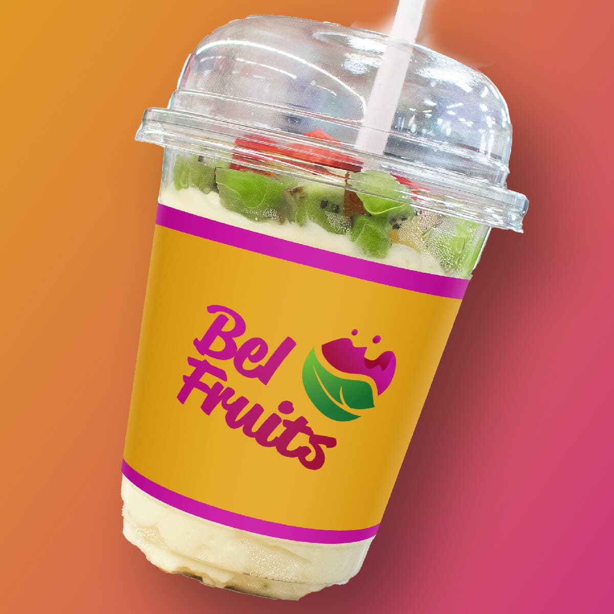 Mockup de copo com um adesivo na identidade visual da marca BelFruits